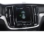 Volvo V60 T6 350PK Automaat Plus Dark / cruise control   / Apple carplay / Elektrische stoelen met geheugen / Parkeersensoren met camera / Elektrische achterklep