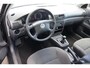 Volkswagen Passat 1.6 Turijn Climate control, Trekhaak, Elektrische ramen, Cruise control, Lichtmetalen wielen