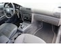 Volkswagen Passat 1.6 Turijn Climate control, Trekhaak, Elektrische ramen, Cruise control, Lichtmetalen wielen