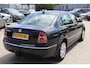 Volkswagen Passat 1.6 Turijn Climate control, Trekhaak, Elektrische ramen, Cruise control, Lichtmetalen wielen