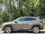 Hyundai Tucson 1.6 T-GDI HEV 230 PK Comfort | 1650 kg trekvermogen | Geïntegreerde navigatiesysteem | Lichtmetalen velgen 19'' | Android Auto& Apple Carplay |