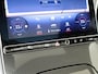 Mercedes-Benz C-klasse 180 AMG Line / Stoelverwarming / Achteruitrijcamera / Night-Pakket / Panaroma-schuifdak / Sfeerverlichting /