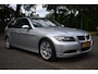 BMW 3-Serie Touring 325i High Executive AIRCO NAVI PDC LEER