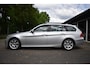 BMW 3-Serie Touring 325i High Executive AIRCO NAVI PDC LEER