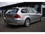 BMW 3-Serie Touring 325i High Executive AIRCO NAVI PDC LEER