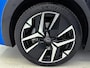 Peugeot e-208 EV GT 51 kWh 156 pk | Navigatie | Panoramadak | Achteruitrijcamera | Alcantara Bekleding | Verwarmde Sportstoelen | Full-LED Koplampen | Keyless Entry/Start | Dodehoek Detectie | Adaptieve Cruise Control | 17" Lichtmetalen Velgen | Apple Carplay/Android Auto |