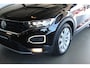 Volkswagen T-Roc 1.5 TSI Sport Afn. Trekhaak | Virtual Cockpit | Stoelverw. | Carplay | Clima | Adapt. Cruise | LED | Camera | 17" LMV | PDC V+A