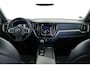 Volvo XC60 2.0 D4 Momentum Pro / LED / Pilot assist / Trekhaak / CarPlay / Navi