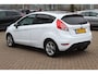Ford Fiesta 1.0 White Edition / Nieuw distr.riem!! / Trekhaak / Navigatie / 15'' / Getint glas / Bluetooth / Radio / Airco