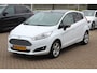 Ford Fiesta 1.0 White Edition / Nieuw distr.riem!! / Trekhaak / Navigatie / 15'' / Getint glas / Bluetooth / Radio / Airco