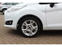 Ford Fiesta 1.0 White Edition / Nieuw distr.riem!! / Trekhaak / Navigatie / 15'' / Getint glas / Bluetooth / Radio / Airco