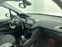 Peugeot 208 Allure 110 pk | Navigatie | Panoramadak | Parkeersensoren Achter | LED Dagrijverlichting | Lederen Stuurwiel | Bluetooth | Start/Stop Systeem | Climate Control | Cruise Control | 16" Lichtmetalen Velgen | Buitenspiegels Elektrisch Verstel -en Verwarmbaar |