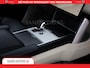 Land Rover Range Rover P550e | NIGHT | GARANTIE TOT 14-03-2029 | HEAD-UP | ACHTERAS BESTURING | SOFT CLOSE | PHEV | 23 INCH VELGEN | PANORAMADAK | STUURVERWARMING | STOEL KOELING | Fabrieksgarantie tot 14-03-2029 – Geniet van gemoedsrust met uitgebreide dekking tot deze datum. GZK-71-D