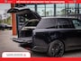 Land Rover Range Rover P550e | NIGHT | GARANTIE TOT 14-03-2029 | HEAD-UP | ACHTERAS BESTURING | SOFT CLOSE | PHEV | 23 INCH VELGEN | PANORAMADAK | STUURVERWARMING | STOEL KOELING | Fabrieksgarantie tot 14-03-2029 – Geniet van gemoedsrust met uitgebreide dekking tot deze datum. GZK-71-D