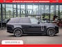 Land Rover Range Rover P550e | NIGHT | GARANTIE TOT 14-03-2029 | HEAD-UP | ACHTERAS BESTURING | SOFT CLOSE | PHEV | 23 INCH VELGEN | PANORAMADAK | STUURVERWARMING | STOEL KOELING | Fabrieksgarantie tot 14-03-2029 – Geniet van gemoedsrust met uitgebreide dekking tot deze datum. GZK-71-D