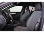 Volvo XC40 B4 Core - IntelliSafe Assist & Surround - Parkeercamera achter - Verwarmde voorstoelen, stuur & achterbank - Parkeersensoren voor & achter - Draadloze tel. lader - Standkachel - Extra getint glas - Elektr. inklapbare trekhaak - 18' LMV