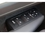 Volvo XC40 B4 Core - IntelliSafe Assist & Surround - Parkeercamera achter - Verwarmde voorstoelen, stuur & achterbank - Parkeersensoren voor & achter - Draadloze tel. lader - Standkachel - Extra getint glas - Elektr. inklapbare trekhaak - 18' LMV