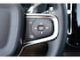 Volvo XC40 B4 Core - IntelliSafe Assist & Surround - Parkeercamera achter - Verwarmde voorstoelen, stuur & achterbank - Parkeersensoren voor & achter - Draadloze tel. lader - Standkachel - Extra getint glas - Elektr. inklapbare trekhaak - 18' LMV