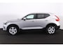 Volvo XC40 B4 Core - IntelliSafe Assist & Surround - Parkeercamera achter - Verwarmde voorstoelen, stuur & achterbank - Parkeersensoren voor & achter - Draadloze tel. lader - Standkachel - Extra getint glas - Elektr. inklapbare trekhaak - 18' LMV