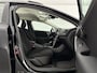 Volvo V40 Cross Country 1.6 T4 180PK Airco Cruise Navigatie Parkeersensoren 16"LMV