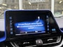 Toyota C-HR 1.8 Hybrid Bi-Tone Plus | Trekhaak, Dodehoekherkenning, Stoel + Stuurverwarming, Parkeersensoren, Navigatie, Keyless, 18inch