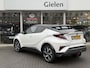 Toyota C-HR 1.8 Hybrid Bi-Tone Plus | Trekhaak, Dodehoekherkenning, Stoel + Stuurverwarming, Parkeersensoren, Navigatie, Keyless, 18inch