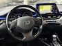 Toyota C-HR 1.8 Hybrid Bi-Tone Plus | Trekhaak, Dodehoekherkenning, Stoel + Stuurverwarming, Parkeersensoren, Navigatie, Keyless, 18inch