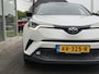 Toyota C-HR 1.8 Hybrid Bi-Tone Plus | Trekhaak, Dodehoekherkenning, Stoel + Stuurverwarming, Parkeersensoren, Navigatie, Keyless, 18inch