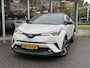Toyota C-HR 1.8 Hybrid Bi-Tone Plus | Trekhaak, Dodehoekherkenning, Stoel + Stuurverwarming, Parkeersensoren, Navigatie, Keyless, 18inch
