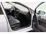 Volkswagen Golf Variant 1.5 TSI Highline Business R-Line 2018 Panoramadak | Carplay | Virtual dashboard | DSG | Navigatie | Xenon LED | Massagestoel | Alcantara | Bluetooth | PDC | Stoelverwarming | Dealeronderhouden