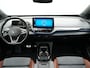 Volkswagen ID.4 First Max 77 kWh | Panoramadak | Apple Carplay | Achteruitrij camera | Parkeersensoren voor en achter | Navigatie |