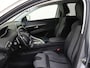Peugeot 3008 1.2 PureTech 130pk Allure Automaat | Navigatie | Comfort Stoelen | Apple Carplay | 19" licht metalen velgen