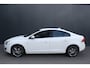 Volvo S60 1.6 T4 180PK NAVIGATIE - TREKHAAK - PDC - 18" VELGEN