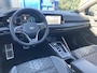 Volkswagen Golf R-Line 1.5 110kW/150pk eTSI · Panoramadak · Camera + Parkeersensoren · Stoel- & stuurverwarming