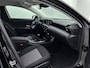 Mercedes-Benz A-klasse 160 Business Solution Lichtmetalen velgen | wide screen | Navigatie | Parking support met camera achter | Inclusief 24 maanden Mercedes-Benz Certified garantie voor Europa.