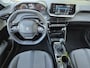Peugeot 208 1.2 PureTech 100 Allure Handgeschakeld / Stoelverwarming / Keyless Entry/Start / Rondomzicht camera / Navigatie via Apple Carplay of Android Auto / Lichtmetalen wielen 16“ /