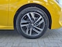 Peugeot 208 1.2 PureTech 100 Allure Handgeschakeld / Stoelverwarming / Keyless Entry/Start / Rondomzicht camera / Navigatie via Apple Carplay of Android Auto / Lichtmetalen wielen 16“ /