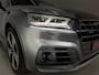 Audi Q5 45 TFSI quattro S edition 245PK Luchtvering 21" Velgen Zwart Optiek Carbon Keyless Go trekhaak Audi virtual cockpit