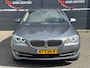 BMW 5-Serie 528i High Executive AUT|CLIMATE|KEYLESS|CRUISE|CAM|V-A PDC|STOEL.VER|LEER|LMV|NAP|APK