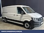 Volkswagen Crafter 2.0 TDI 141pk L3H2 (Oude L2H1) Euro6 Airco | Camera | Apple Carplay | 3000kg Trekhaak | Cruisecontrol Android Auto, Parkeersensoren, Bijrijdersbank