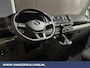 Volkswagen Crafter 2.0 TDI 141pk L3H2 (Oude L2H1) Euro6 Airco | Camera | Apple Carplay | 3000kg Trekhaak | Cruisecontrol Android Auto, Parkeersensoren, Bijrijdersbank