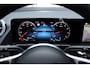 Mercedes-Benz GLA 180 Premium Luxury Line Automaat | Distronic | Achteruitrijcamera | Spoorassistent | Panoramadak | Trekhaak | Stoelverwarming