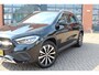 Mercedes-Benz GLA 180 Premium Luxury Line Automaat | Distronic | Achteruitrijcamera | Spoorassistent | Panoramadak | Trekhaak | Stoelverwarming