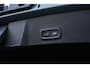 Volvo XC40 T5 Plug-in hybrid Ultimate Bright Automaat| Adaptive Cruise | Pilot Assist | PanoramaDak | 360° Camera | Leder Interieur | Elektrische Stoelen voor incl Memory | Harman & Kardon Premium Audio | 19" Inch Lmv | All Seasons Banden|