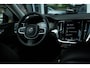 Volvo V60 B4 Momentum Business | Adaptive Cruise | Stuur/Stoelverwarming | Leder | Getint Glas |Trekhaak
