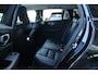 Volvo V60 B4 Momentum Business | Adaptive Cruise | Stuur/Stoelverwarming | Leder | Getint Glas |Trekhaak