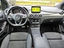 Mercedes-Benz B-klasse 180 Business Solution AMG Upgrade Edition Parkeersensoren,Navi.Trekhaak.Camera.