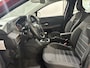Dacia Sandero Stepway 90PK TCe Comfort | Trekhaak (1100 KG) | Navi | Climate Control | Apple CarPlay/Android Auto | Cruise Control | Licht & Regen Sensor | Armsteun | Full LED |