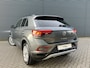 Volkswagen T-Roc 1.0 TSI Life Edition | Achtteruitrijcamera | Keyless access | App connect