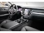 Volvo V60 Recharge T6 AWD Essential Bright | Adaptieve Cruise Control | Trekhaak | Lederen bekleding | Extra getint glas | Stoelverwarming voor + achter | Verwarmbaar stuurwiel